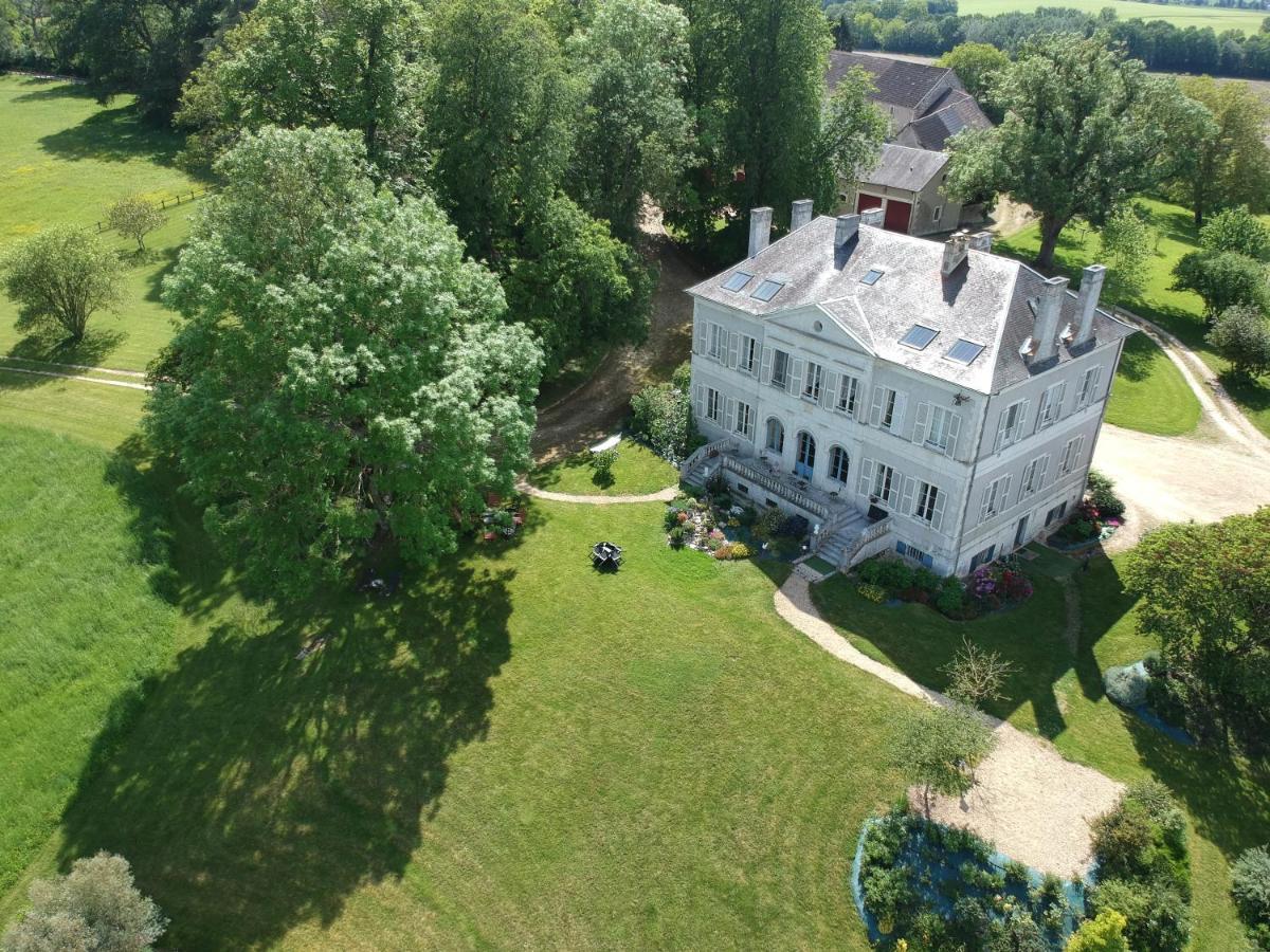 B&B Chateau De Preuil Vallenay 외부 사진