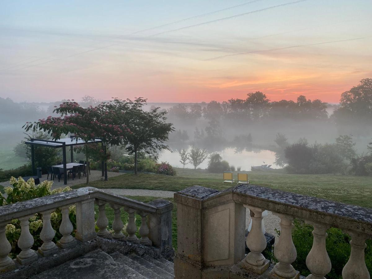 B&B Chateau De Preuil Vallenay 외부 사진